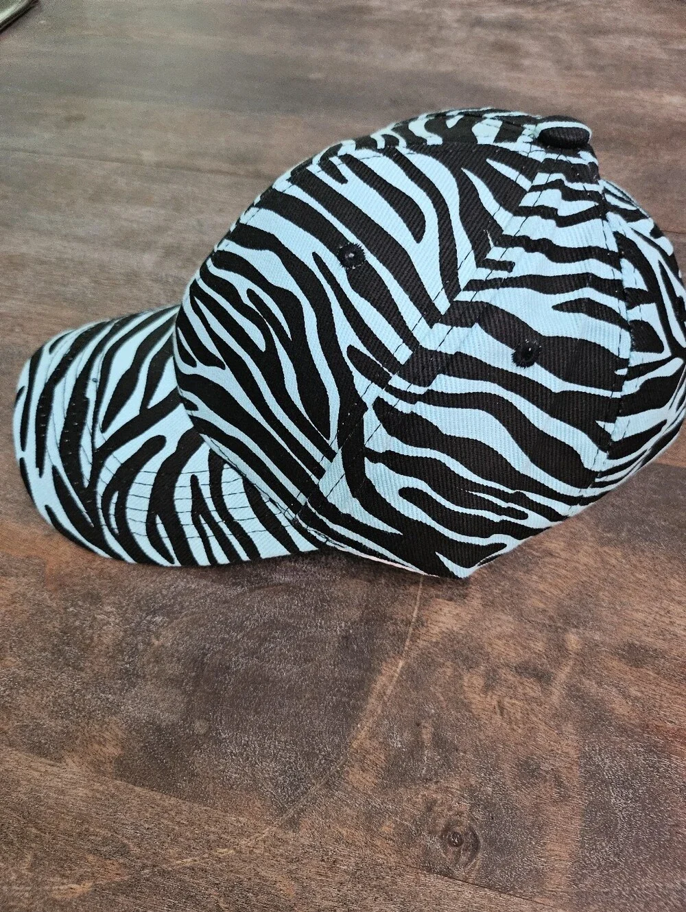 NWT Turquoise Zibra Print Trucker Baseball Hat
